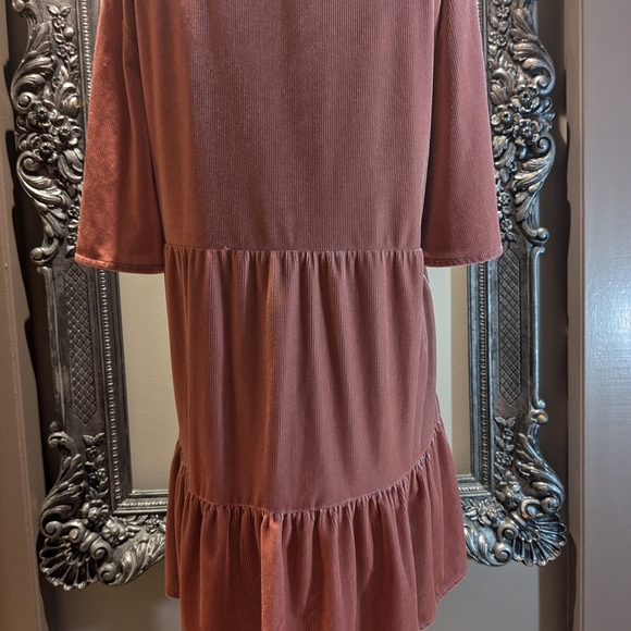 Dress - Picture 2 of 4